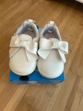 Stride Rite 360 Kamila White Bow Slip-On Kids Shoes- NEW